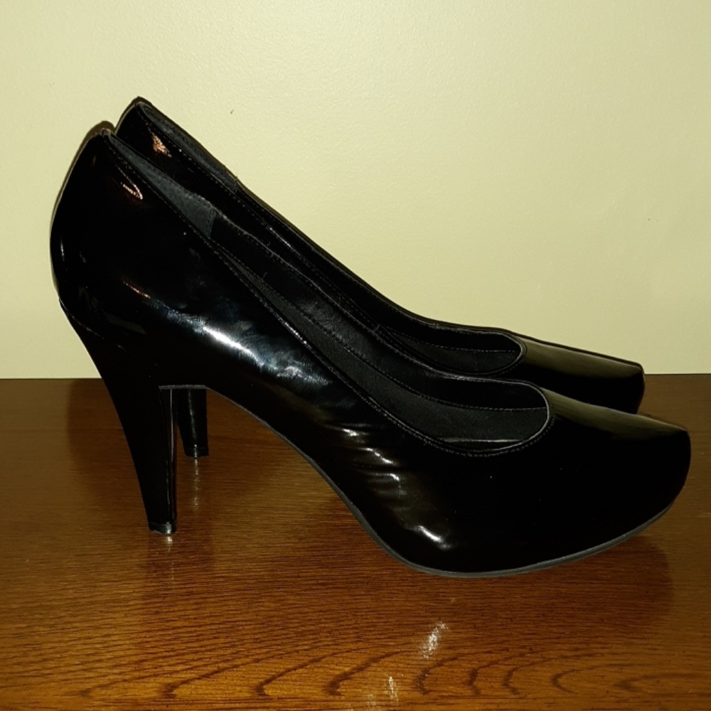 Me Too Heels - Picture 2 of 6